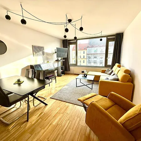 River Diamond Apartment *